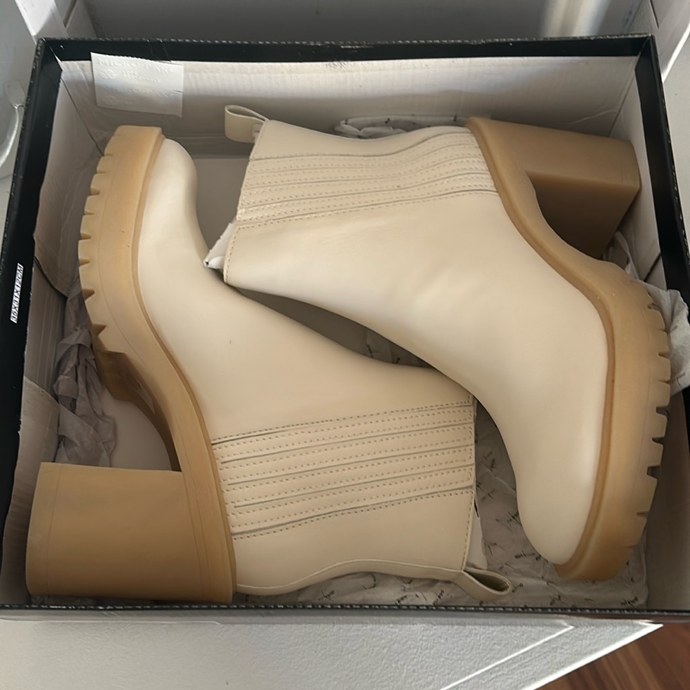 Dolce Vita Cario Booties (NWT)